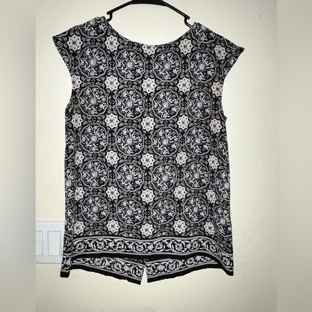 ❄️ LADIES FLORAL SLEEVELESS TOP- SIZE MEDIUM - Picture 3 of 4